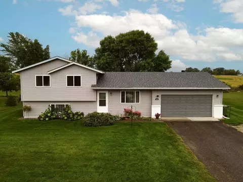 5280 Mallard Ln, Monticello, MN 55362