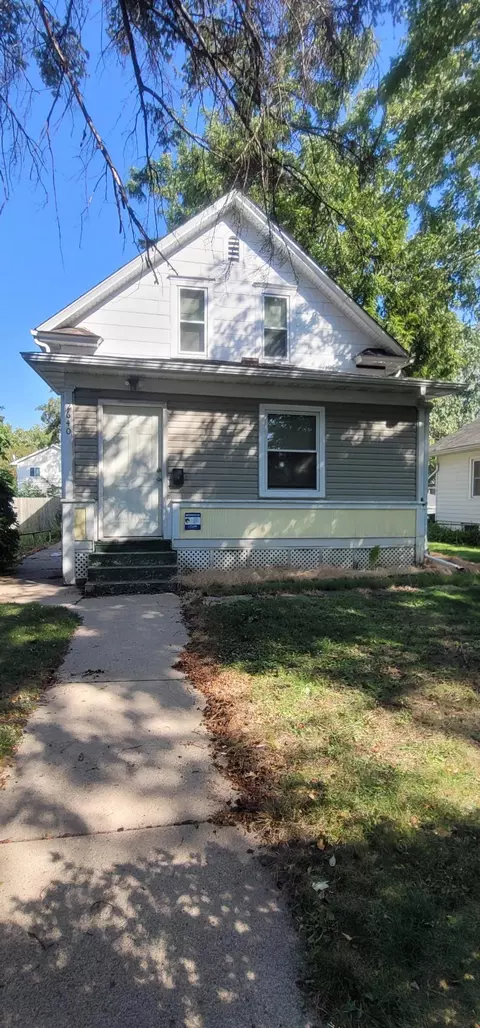 2640 Sheridan Ave N, Minneapolis, MN 55411