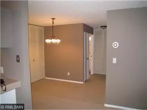 2800 Hamline Ave N #245, Roseville, MN 55113