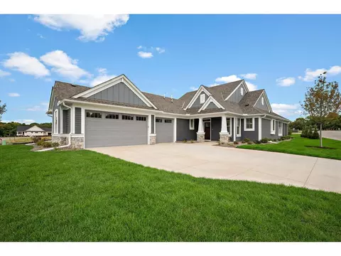 90 Spring Farm Rd, North Oaks, MN 55127