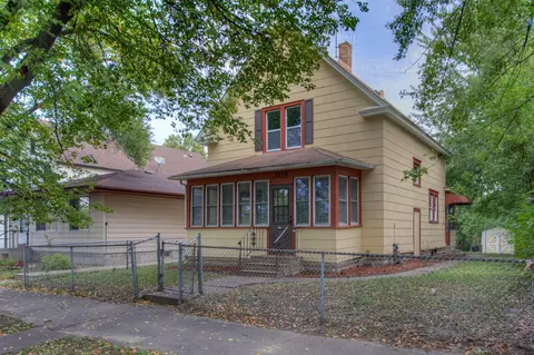 1008 Albemarle St, Saint Paul, MN 55117