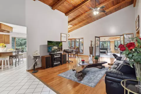 347 Lilac St, Lino Lakes, MN 55014