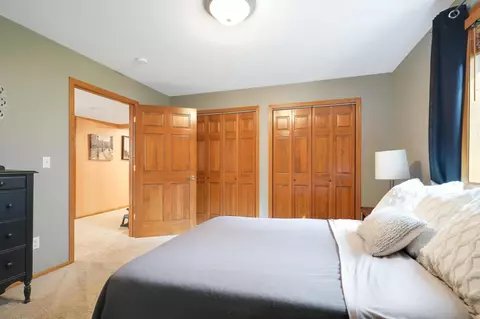 4629 Stonecliffe Dr, Eagan, MN 55122 photo 37