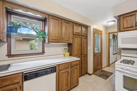 40 E 94 12 St, Bloomington, MN 55420 photo 20