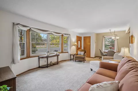 40 E 94 12 St, Bloomington, MN 55420 photo 7