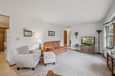 40 E 94 12 St, Bloomington, MN 55420 photo 6