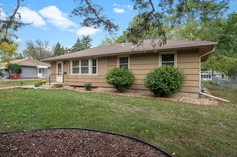 40 E 94 12 St, Bloomington, MN 55420 photo 4