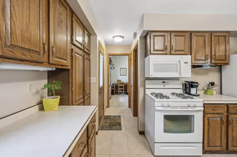 40 E 94 12 St, Bloomington, MN 55420 photo 21