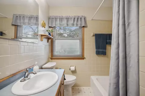 40 E 94 12 St, Bloomington, MN 55420 photo 27