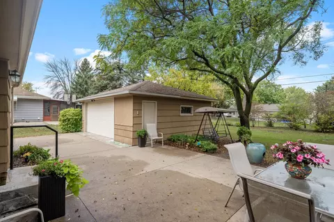 40 E 94 12 St, Bloomington, MN 55420 photo 47