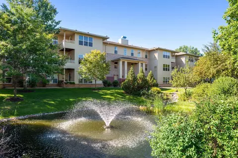 9225 Medicine Lake Rd #111B, Golden Valley, MN 55427