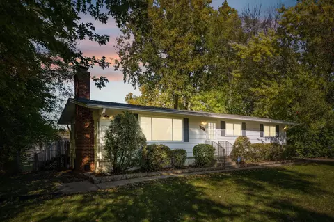 2687 Maryland Ave E, Maplewood, MN 55119