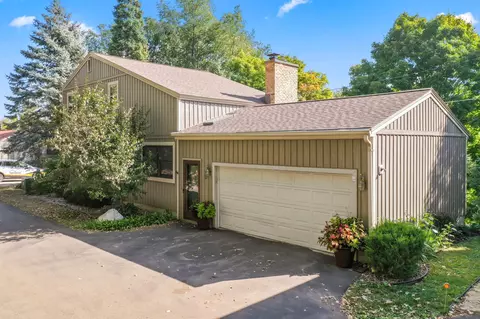 215 Elton Hills Dr NW #9, Rochester, MN 55901