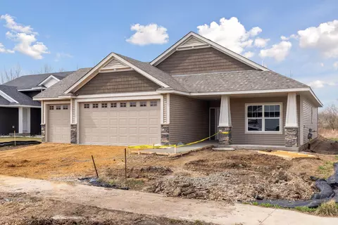 297 15th St, Farmington, MN 55024