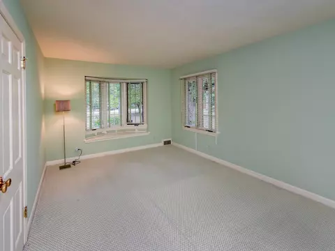 8915 River Ridge Rd, Bloomington, MN 55425 photo 31
