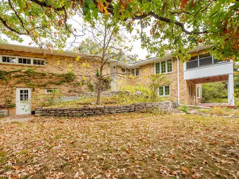 8915 River Ridge Rd, Bloomington, MN 55425 photo 11