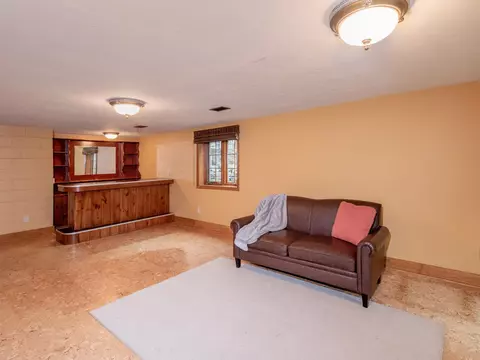 8915 River Ridge Rd, Bloomington, MN 55425 photo 42