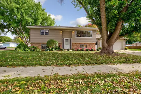 1607 Sunset Ave, New Ulm, MN 56073