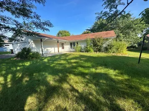 502 9th St SW, Braham, MN 55006 photo 2