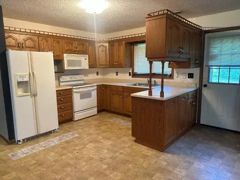 502 9th St SW, Braham, MN 55006 photo 4