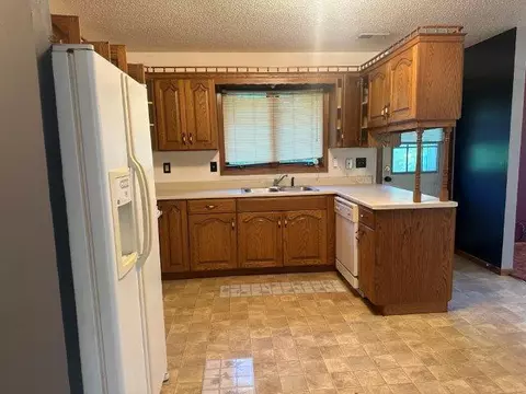 502 9th St SW, Braham, MN 55006 photo 5