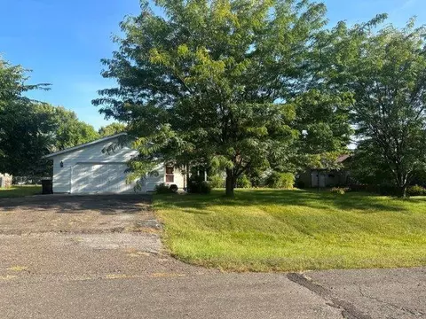 502 9th St SW, Braham, MN 55006
