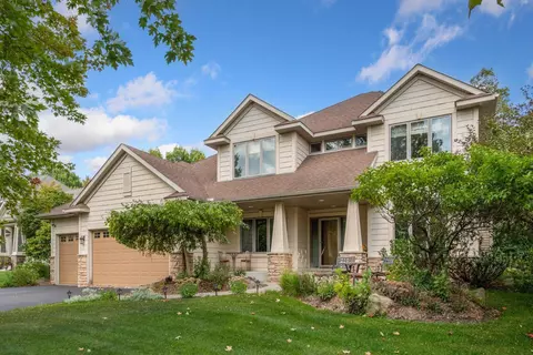 651 Cascade Dr, Chaska, MN 55318