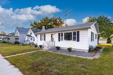 120 N 4th St, Le Sueur, MN 56058