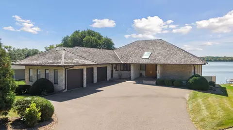 11635 Bass Lake Rd, Plymouth, MN 55442