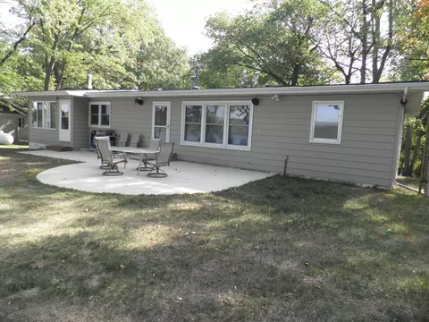 17473 Rice Lake Rd, Eden Valley, MN 55329