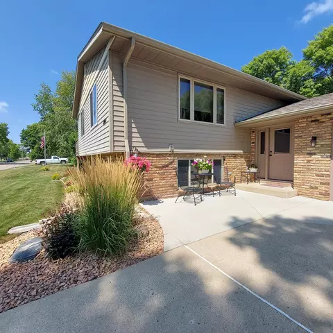 801 11 12 Ave SE, Willmar, MN 56201 photo 2