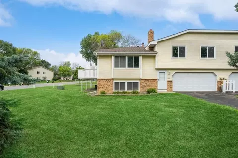 841 125th Ln NE, Blaine, MN 55434