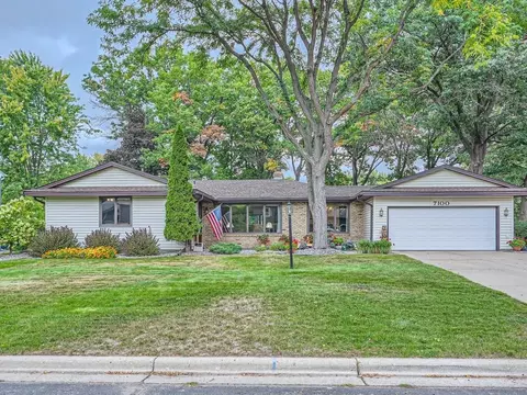 7100 Victoria Rd, Woodbury, MN 55125