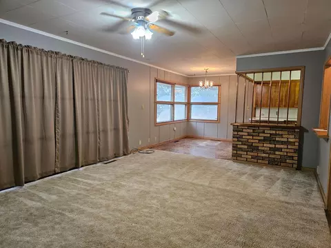 813 Des Moines Dr, Windom, MN 56101 photo 9