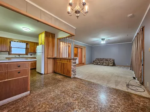 813 Des Moines Dr, Windom, MN 56101 photo 8