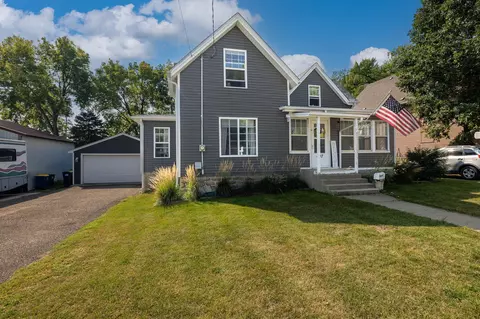 407 3rd St W, Northfield, MN 55057