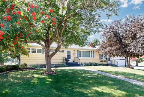 419 Willow St W, Detroit Lakes, MN 56501