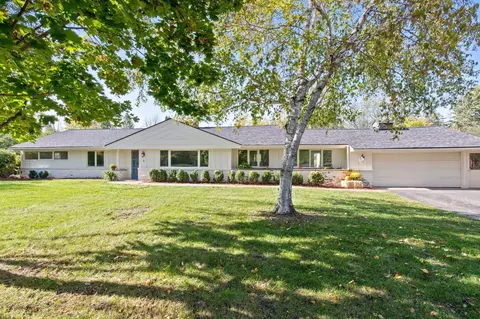 11 E Pleasant Lake Rd, North Oaks, MN 55127