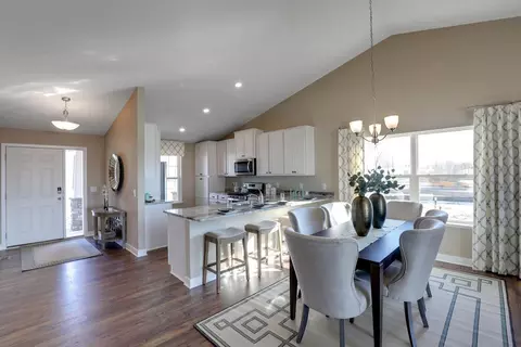 2033 Arcadia St, Shakopee, MN 55379