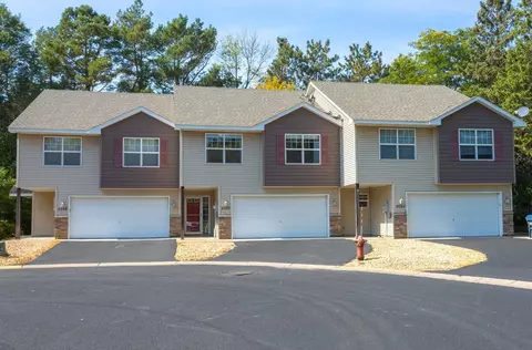 2056 Shryer Ct E, North Saint Paul, MN 55109