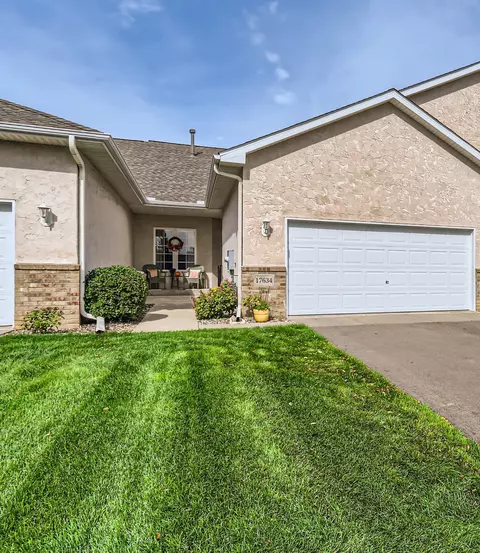 17634 Glasgow Way, Lakeville, MN 55044