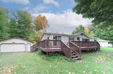 32650 185th St, Isle, MN 56342