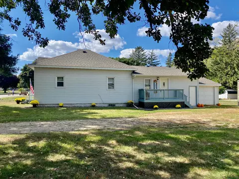 219 Lowell St E, Le Roy, MN 55951