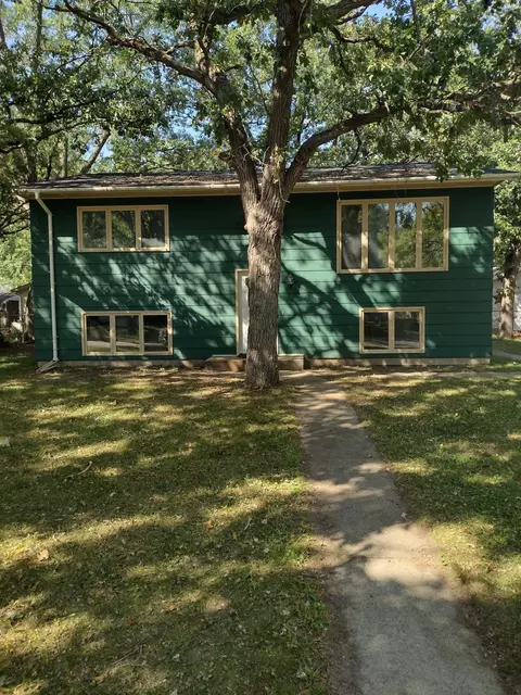 905 11th Ave SE, Saint Cloud, MN 56304