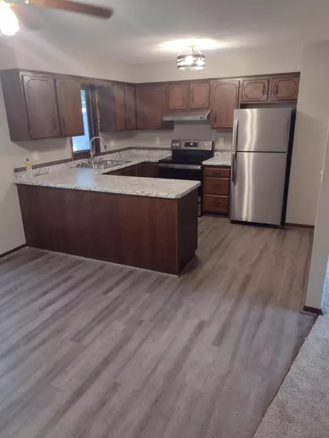 905 11th Ave SE, Saint Cloud, MN 56304 photo 2
