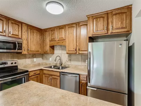 5607 Green Circle Dr #110, Minnetonka, MN 55343
