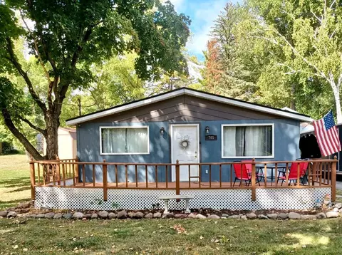 701 Osage St, Osakis, MN 56360