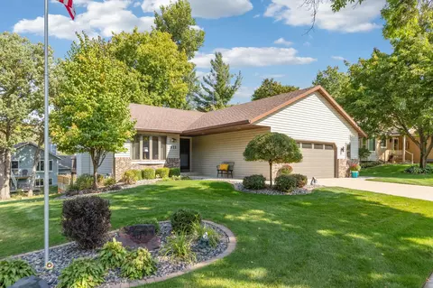 911 Northway Ln NE, Rochester, MN 55906
