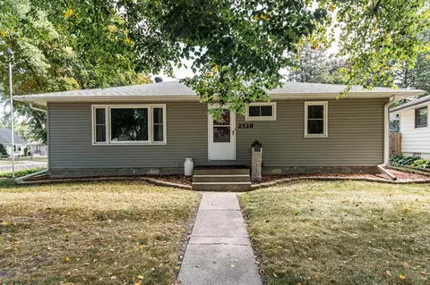 2528 24th Ave NW, Rochester, MN 55901