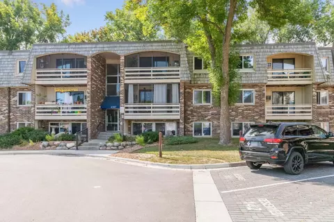 4397 Wilshire Blvd #203, Mound, MN 55364
